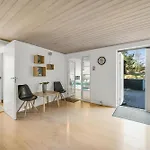 Pool House For 12 Persons - 1021