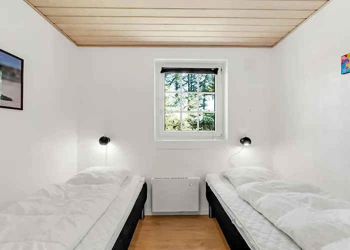 Pool House For 12 Persons - 1021