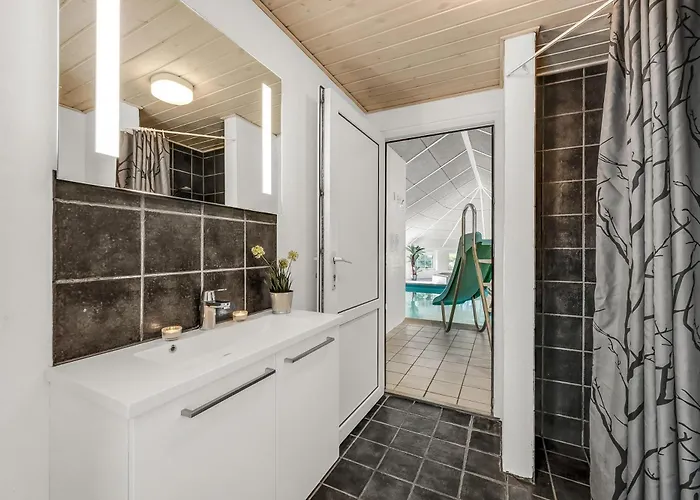 Pool House For 12 Persons - 1021 *